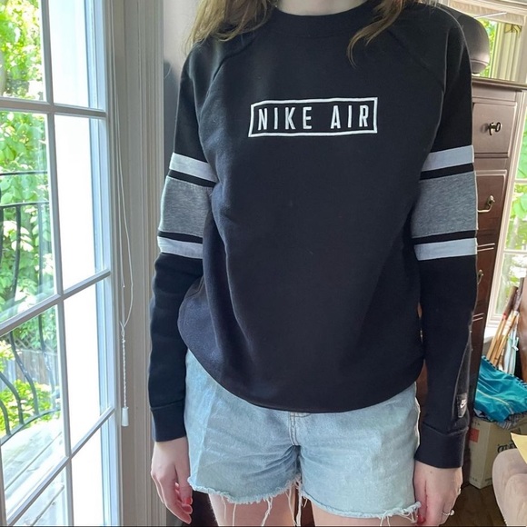 Nike Air Crewneck Boys XL (fits like adult small tho) - Picture 1 of 1